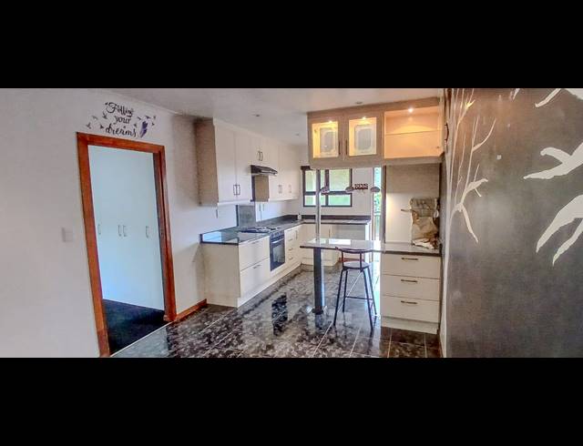 3 BEDROOM HOUSE FOR SALE IN BLUFF